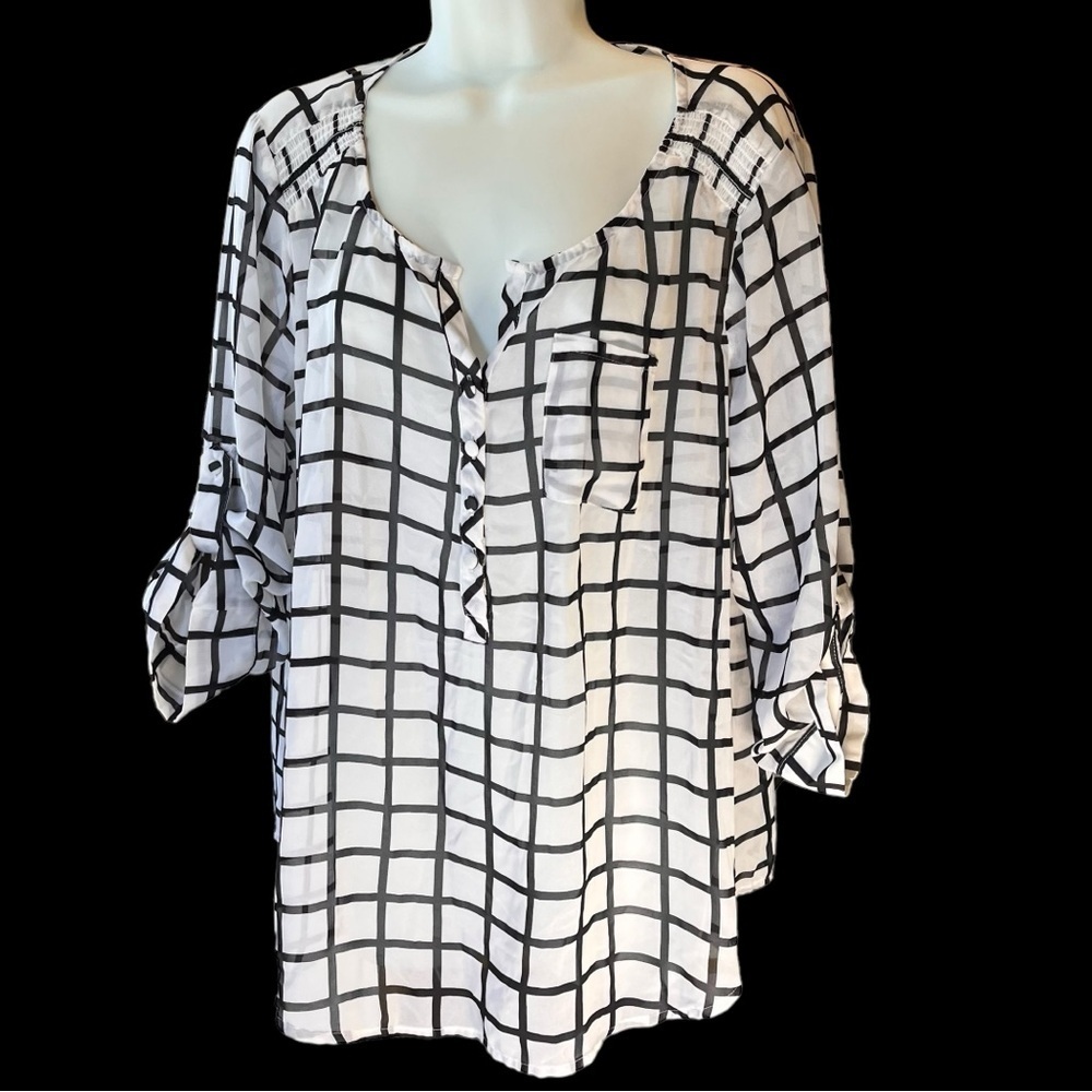 Torrid Black & White Windowpane Plaid Semi
Sheer Blouse Top size 0